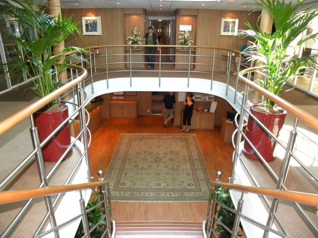 Viking River Cruises - Prestige Lobby