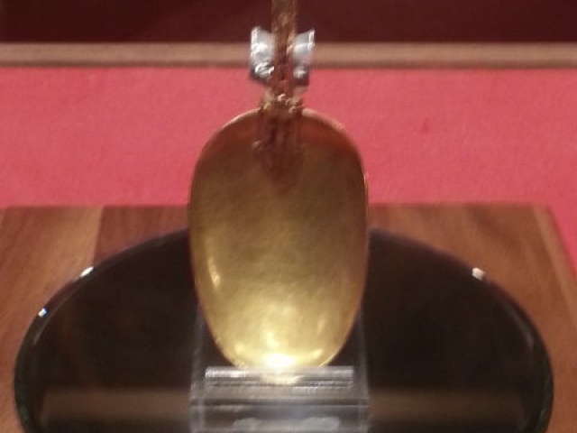 Atchoa gold spoon