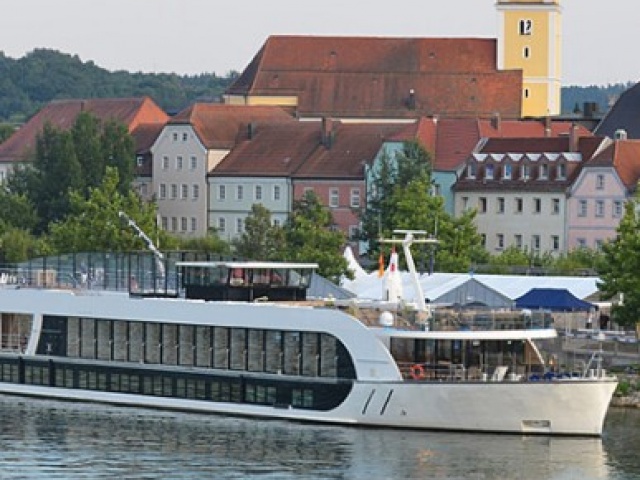 BudapestAmaWaterways Cruises - Crusing the Danube