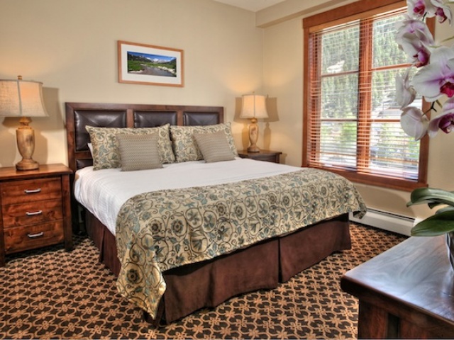 Squaw Valley Resort Lake Tahoe - Village - One Bedroom Sute 